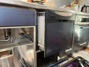 長野キッチン取付け隊　食洗機前パネルでを楽しむ　施工前